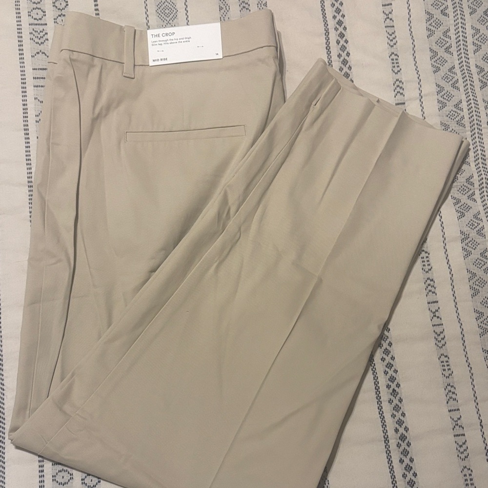 Women’s Cropped Khaki Chinos